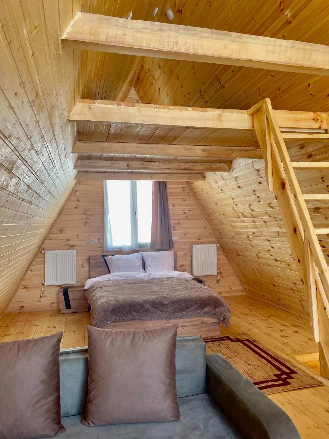 Twin Cottages Kazbegi ภายนอก รูปภาพ